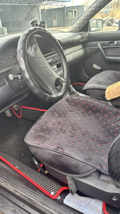 Подам ауди с4 хороши ташка