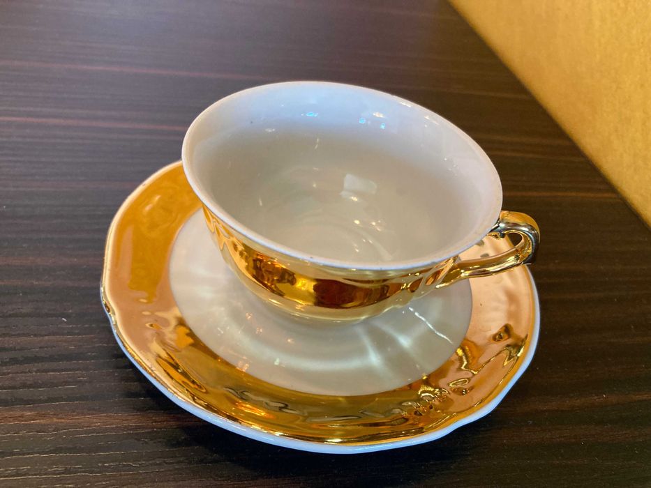 Възхитителен винтидж сервиз за кафе/чай с позлата, перфектно състояние