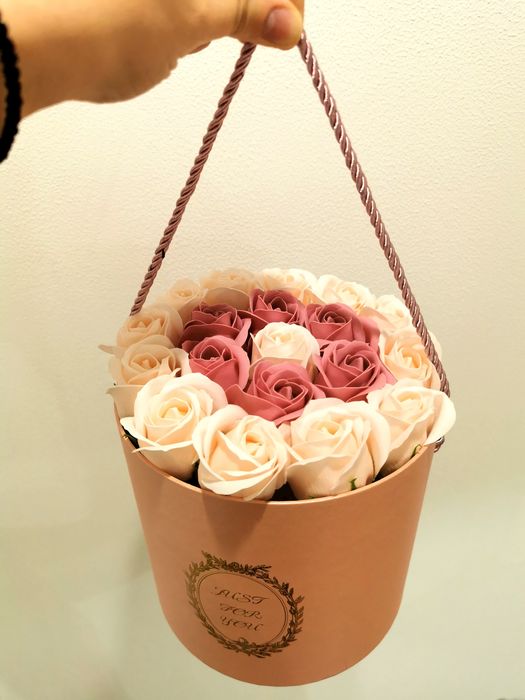 Aranjament cu trandafiri de săpun