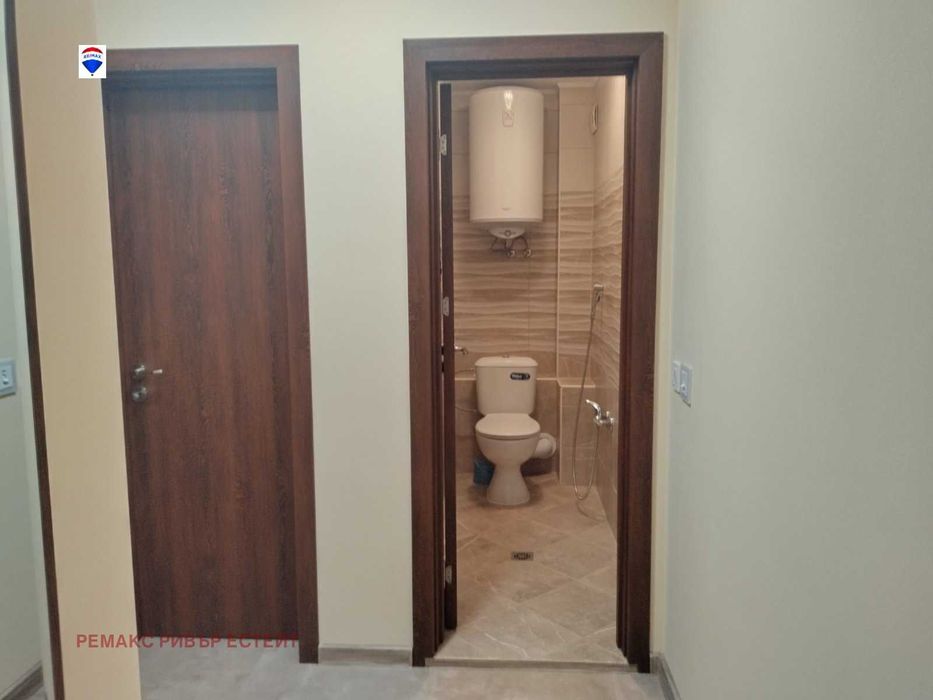 Продава се Тристаен апартамент в Русе, Център - 119 кв.м за 2353 €/кв.м - Снимка #8