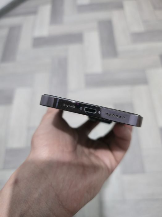 Продам Айфон 14 про макс