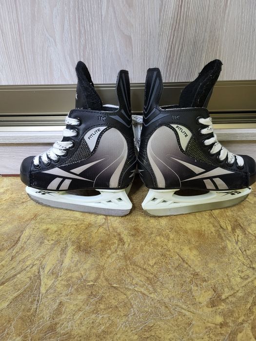 Продам детские коньки. Почти новые.