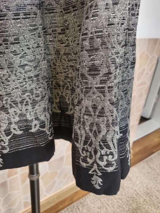 Fustă dama bumbac  ,cu puțin fir argintiu interesanta