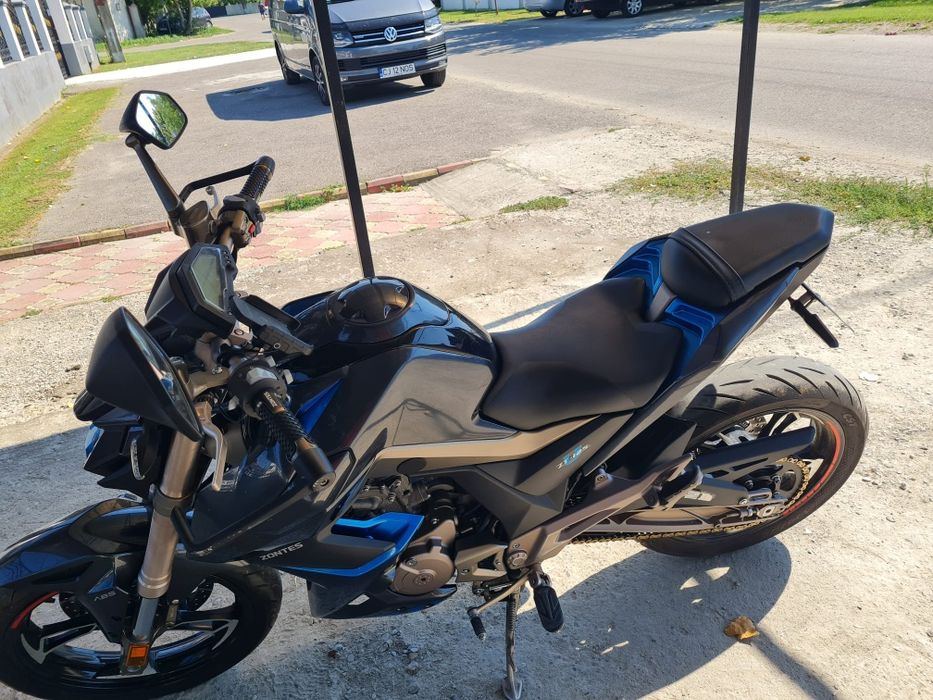 Motocicleta Zontes 125
