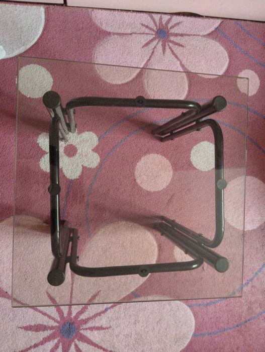 Стъклена масичка