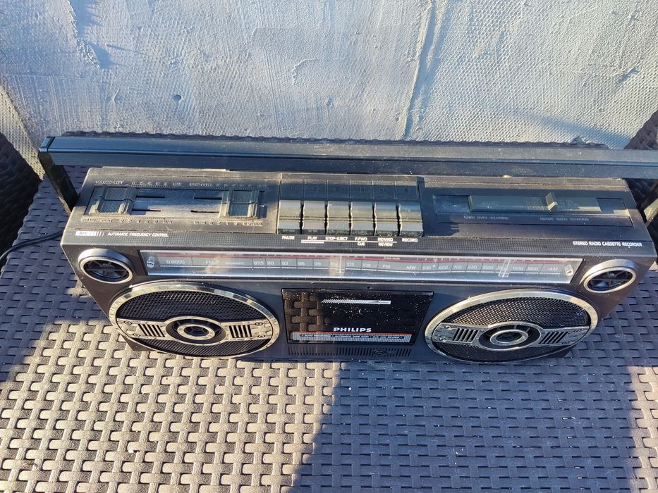 Радио касетофон Philips D8050