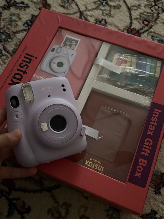 Instax mini 12 фотопарат  новый