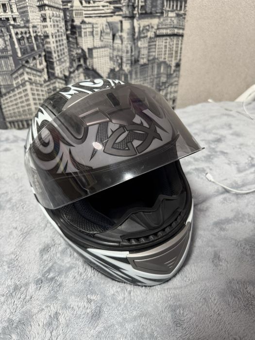 Продам мотошлем.