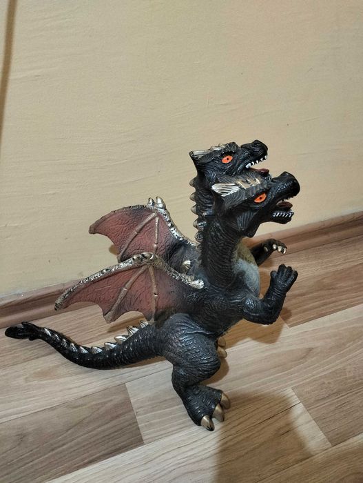 Двуглав змей със звуци