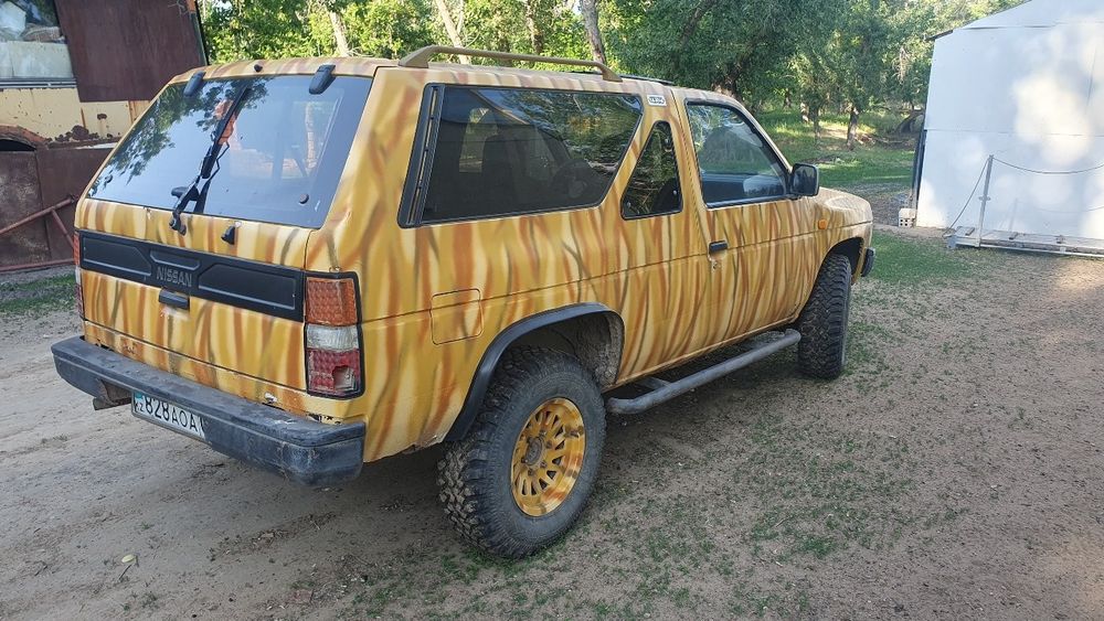Внедорожник Nissan Terrano 1