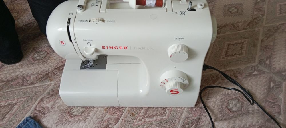 Zengir tikuv mashinasi