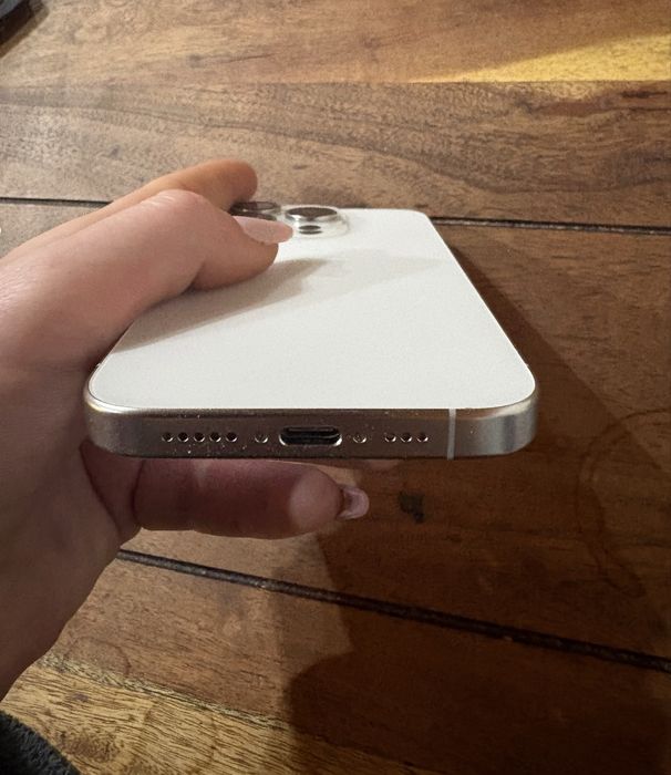 Iphone 15 pro White Titanium