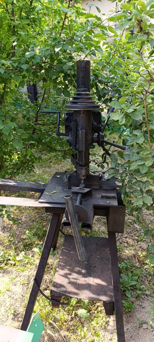 Сверлильный станок