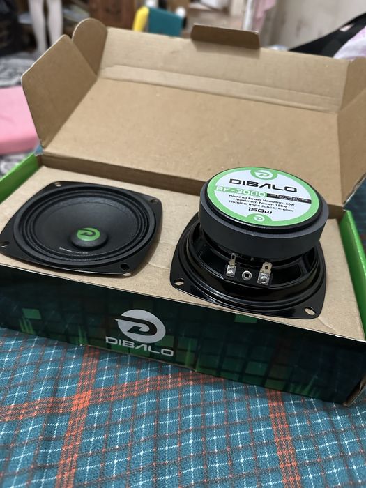 Продаю фронтальные колонки новые