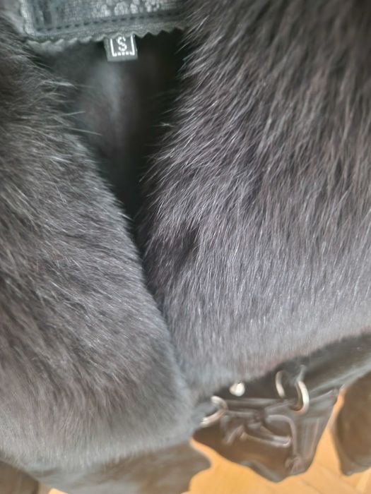 Дамско палто от естествена кожа и косъм пони + яка от лисица. S размер