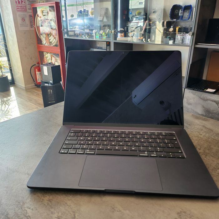 Amanet F28: MACBOOK AIR M4 15" 2025 (L)