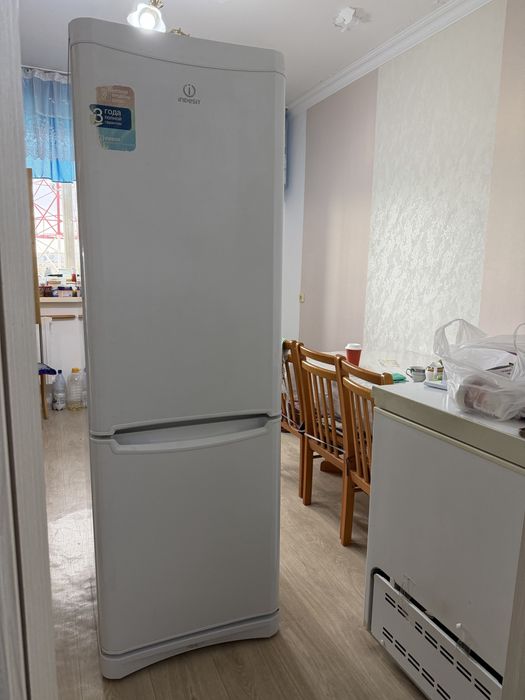 Б/У Холодильник Indesit