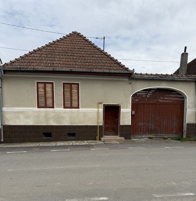 Vand casa in localitatea Vistea de Jos !