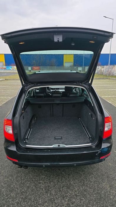 Skoda Superb Skoda Superb Combi 2.0 TDI 170CP DSG model 2015  Elegance/Style