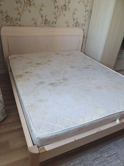 Продам кровать двуспальную