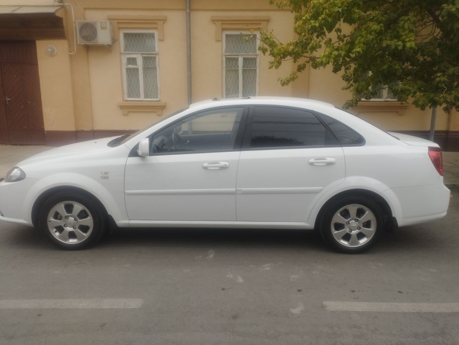 Автомобиль GENTRA