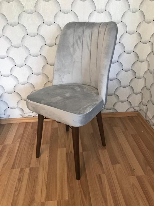 Трапезни столове 65лв за брой