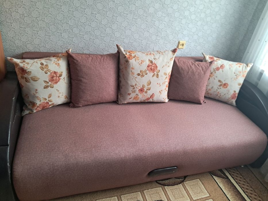 Продам диван для дома