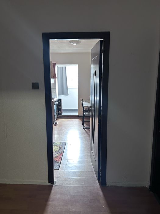 Apartament cu 4 camere, doua bai si doua balcone