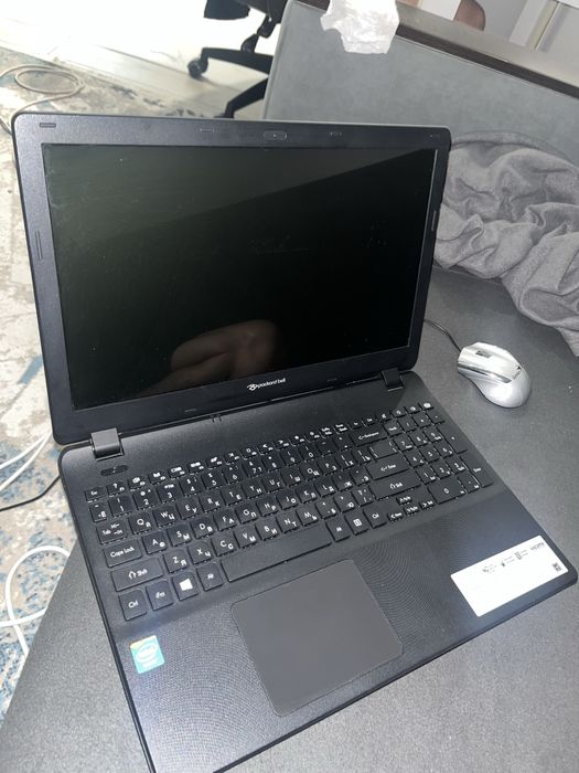 Ноутбук в хорошем состоянии работает только от сети