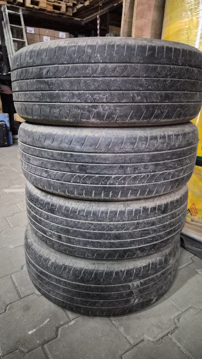 Летняя резина Bridgestone 235/55 R20
