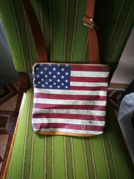 Чанта с регулируема дръжка