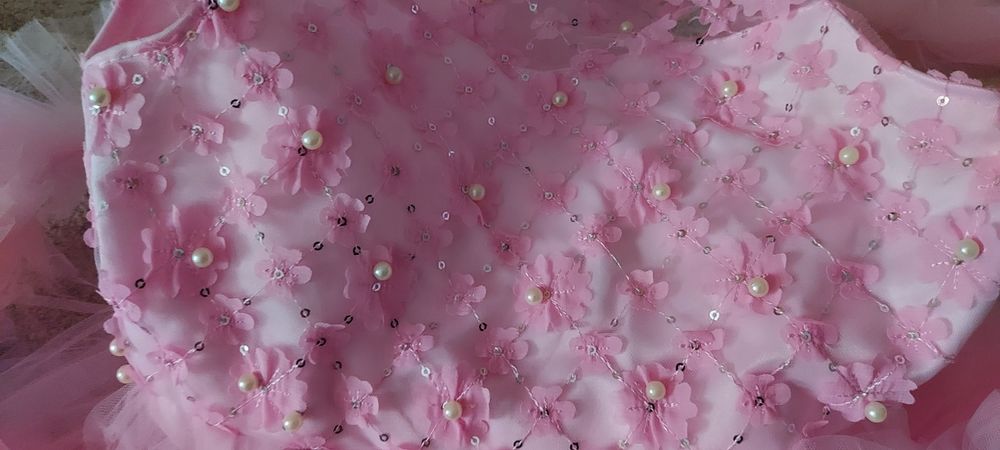 Платье бальное на девочку 5-6 лет