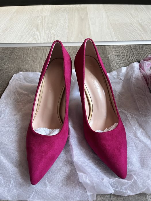 Нови празнични обувки 39 номер