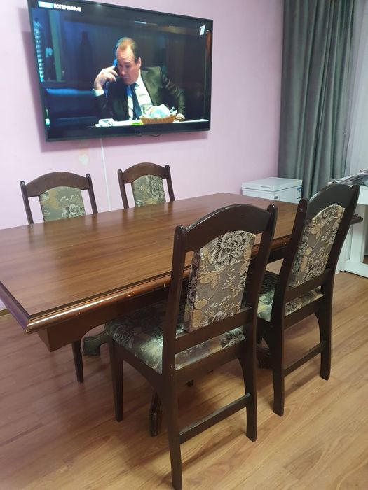 продам стол со стульями
