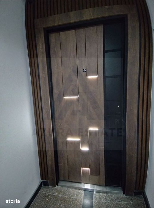 Apartament premium 75 mp utili cu parcare subterana si boxa Central — fotografia 3