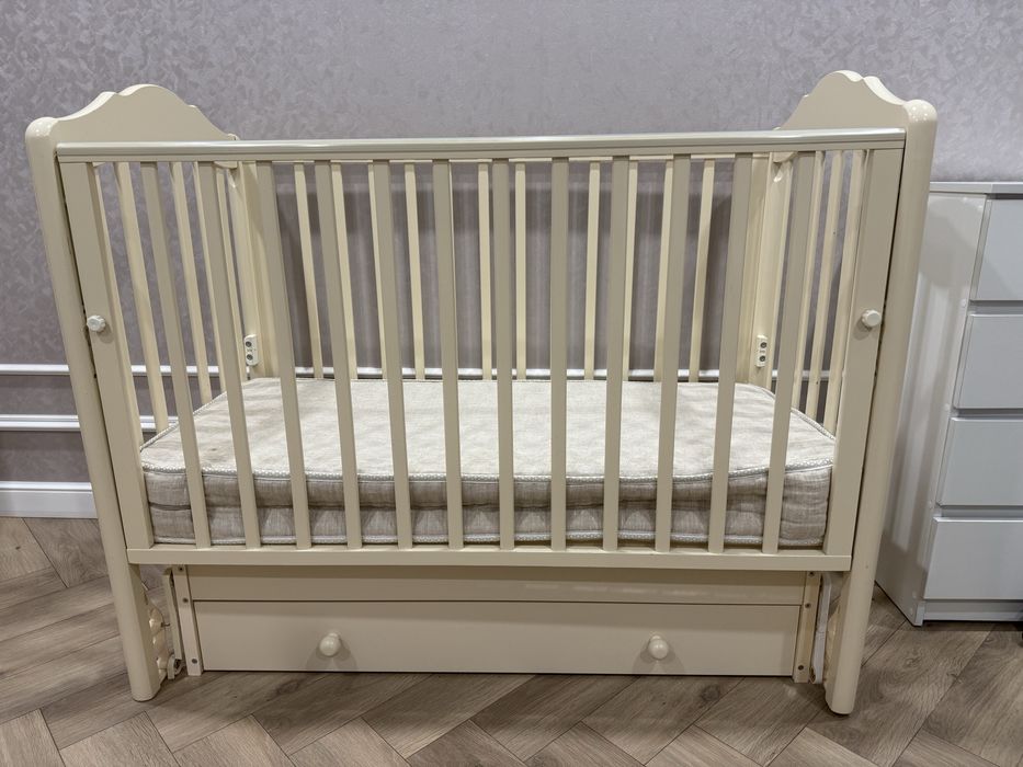 Детская кроватка-качалка