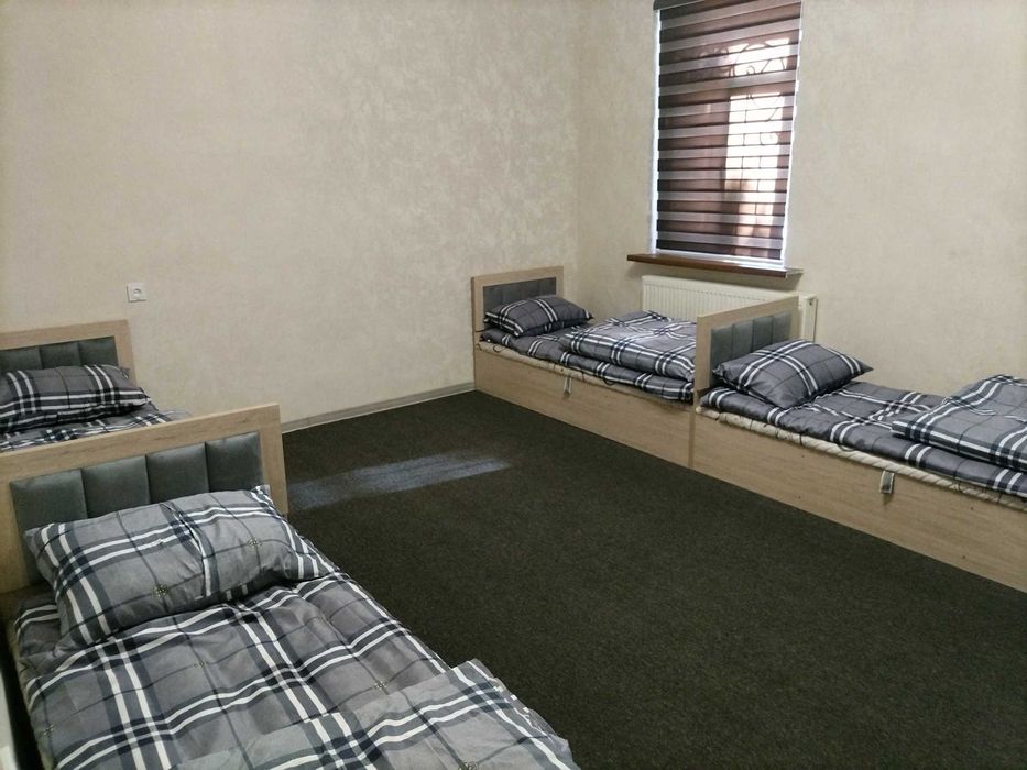 ХОСТЕЛ янги очилдик шинам ва арзон без закс йўқ