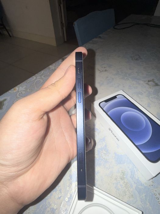 айфон 12 обычрый