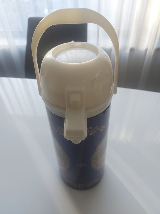 Ретро термос с помпа