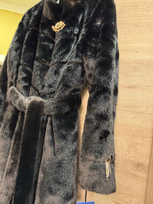 Продам эко шубу , новую