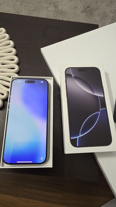 iPhone 16 Pro Max заключен