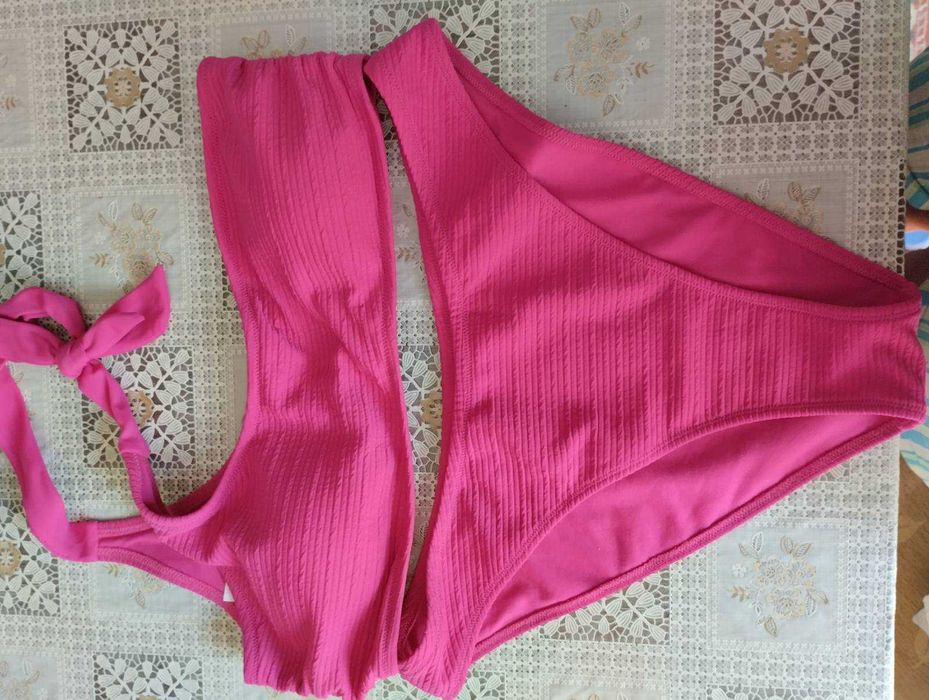 ефектен нов бански на ф.Палмарс