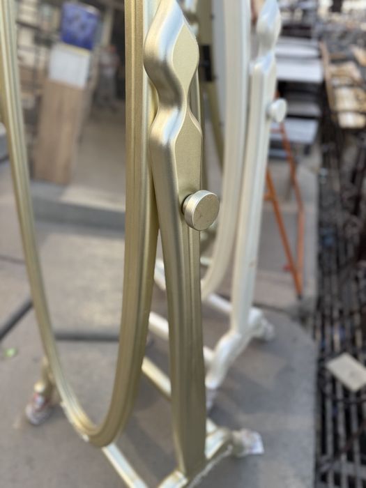 Зеркало напольное овальное  160×180 см в деревянной раме