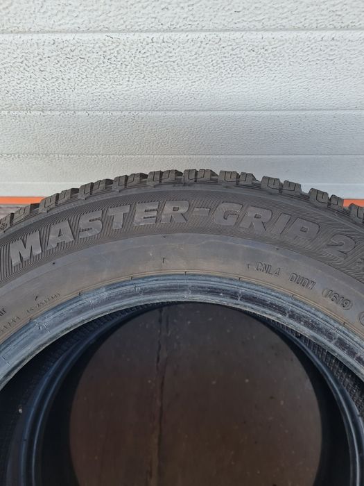 Зимни гуми 2 броя SEMPERIT MasterGrip2 195 60 R16 дот 1919
