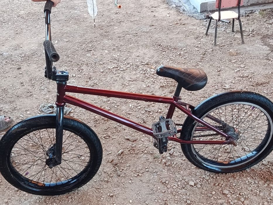 Велосипед BMX в хорошем состоянии