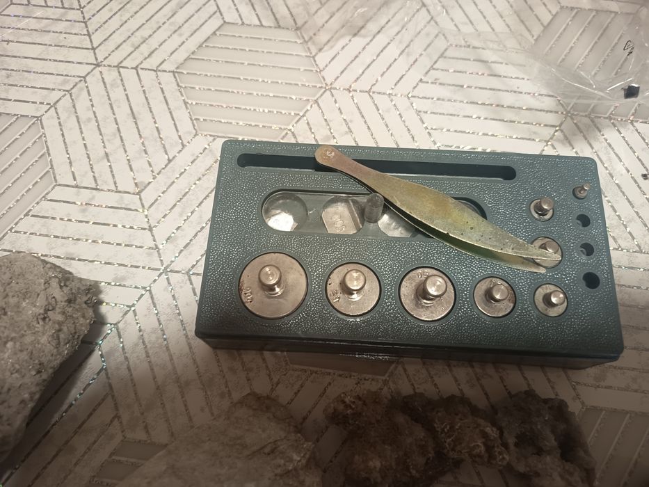 Pietre decorative+pietre semiprețioase+trusă cantarfarmacie