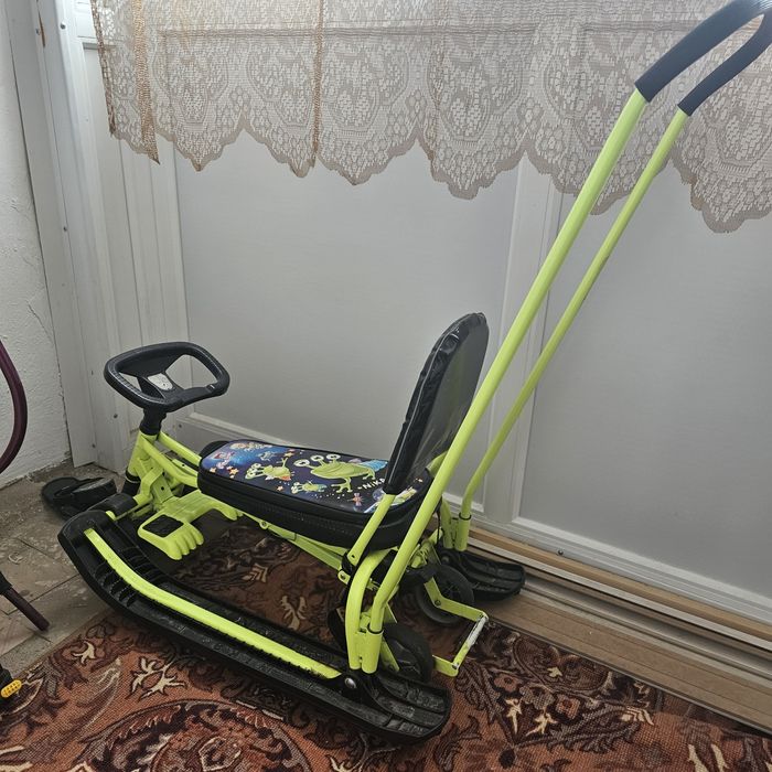 Продам детский снегокат.