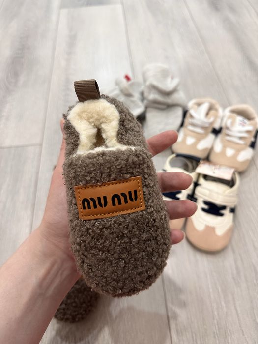 Продам детскую обувь