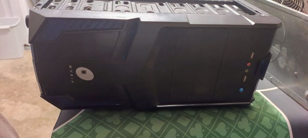 Vând calculator incomplet Ryzen 5 16 GB ddr4