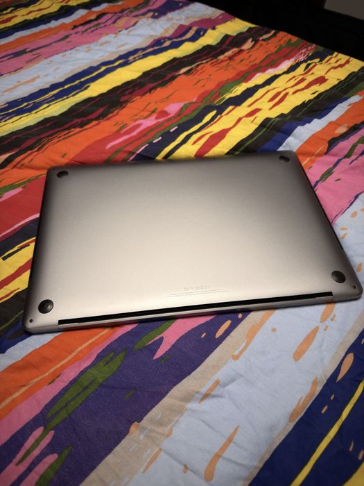 Macbook pro 16 Touchbar i9 32gb ram 1tb ssd radeon 4gb impecabil